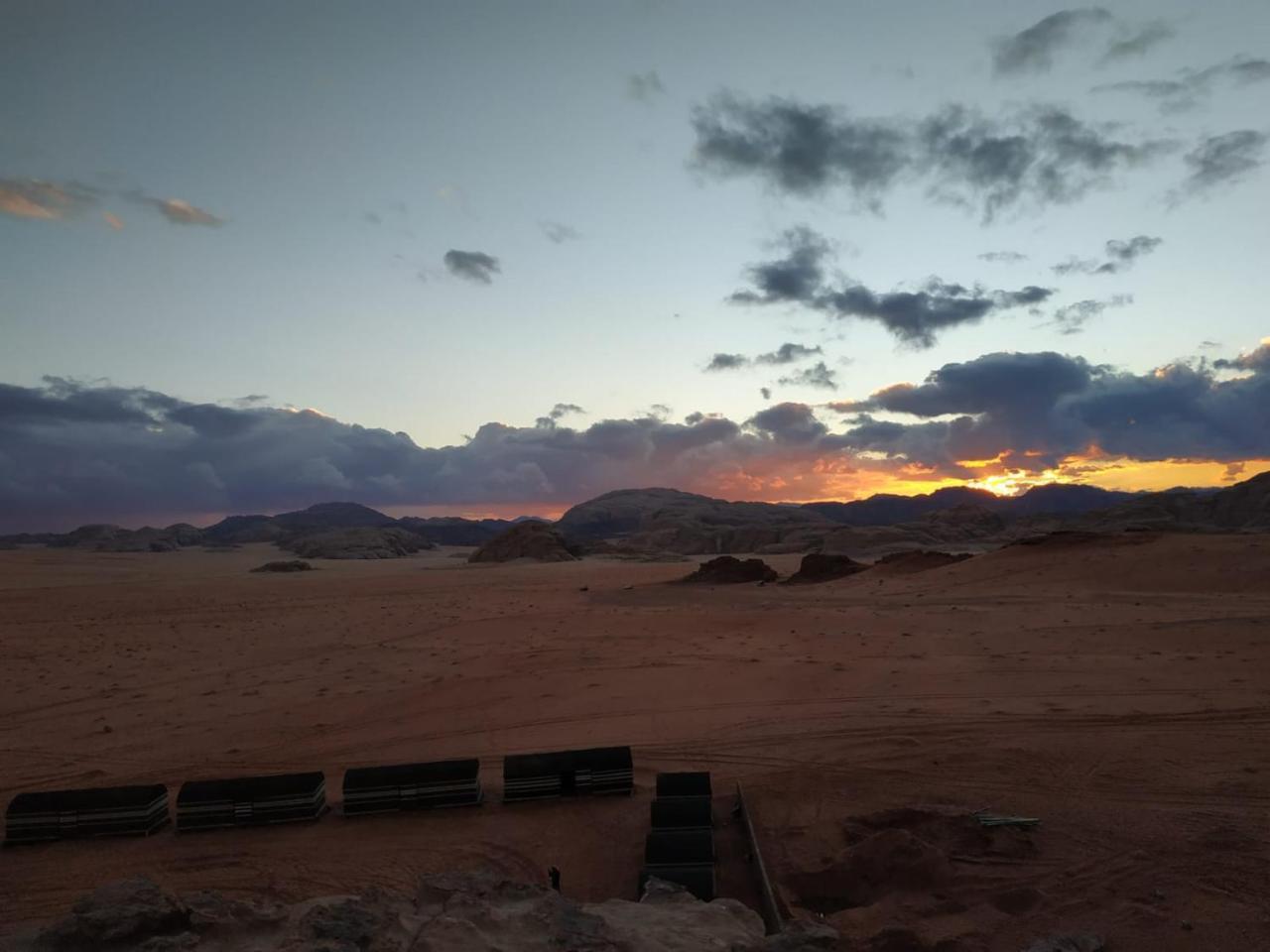 Wadi Rum Candles Camp Ngoại thất bức ảnh